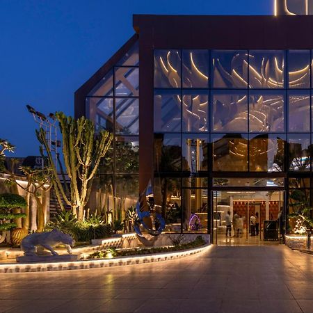 Mirage Hotel & Conference Center Alexandria Exterior photo The entrance of the hotel