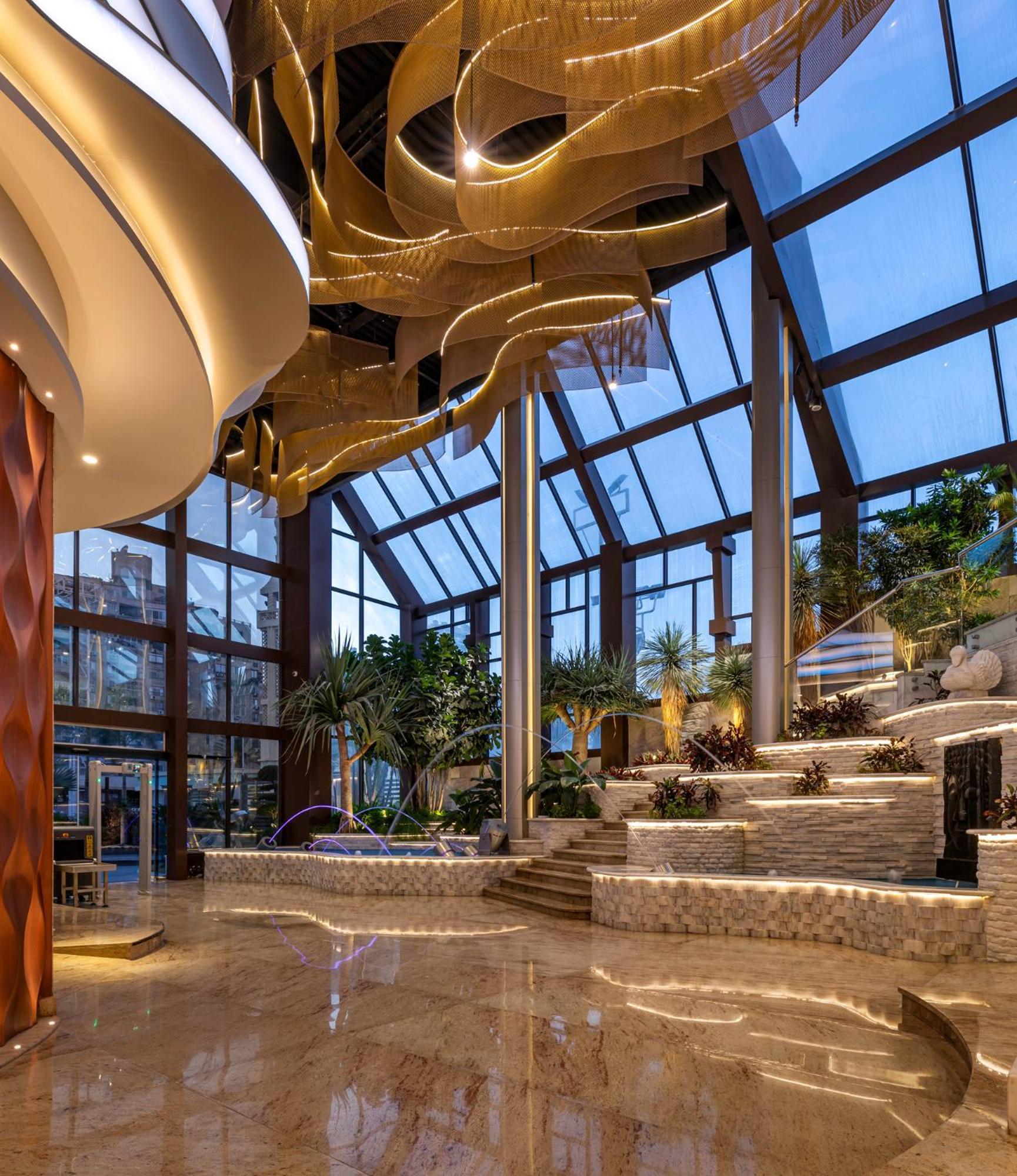 Mirage Hotel & Conference Center Alexandria Exterior photo The interior of the hotel