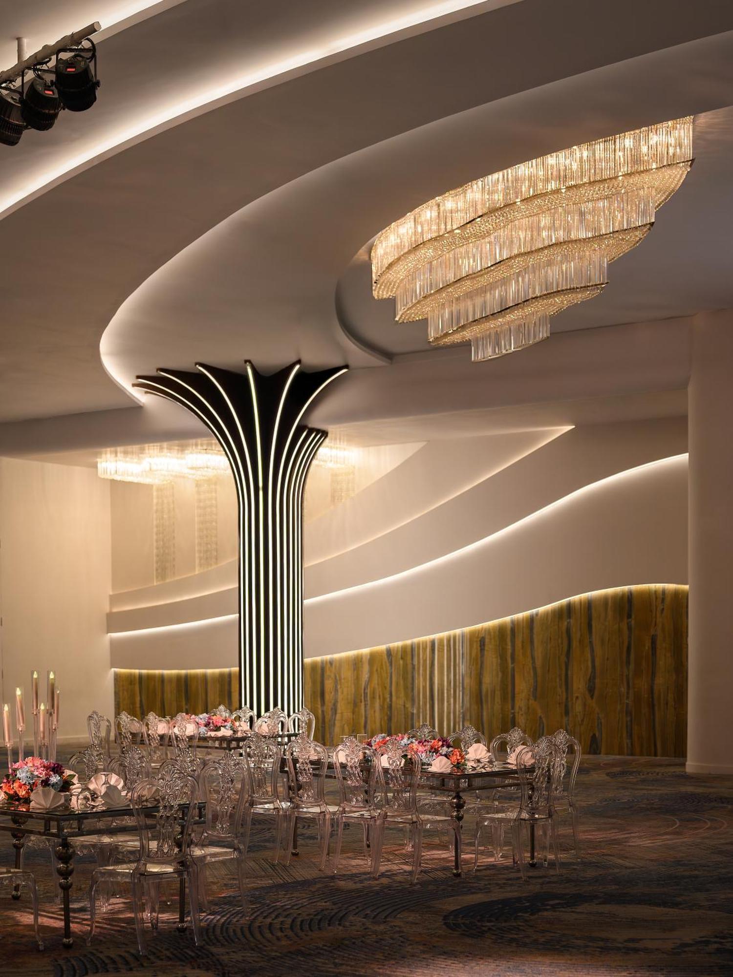 Mirage Hotel & Conference Center Alexandria Exterior photo The interior of the ballroom
